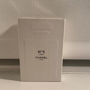 CHANEL N°5 L'EAU White and Black Minimalist Box 50ml